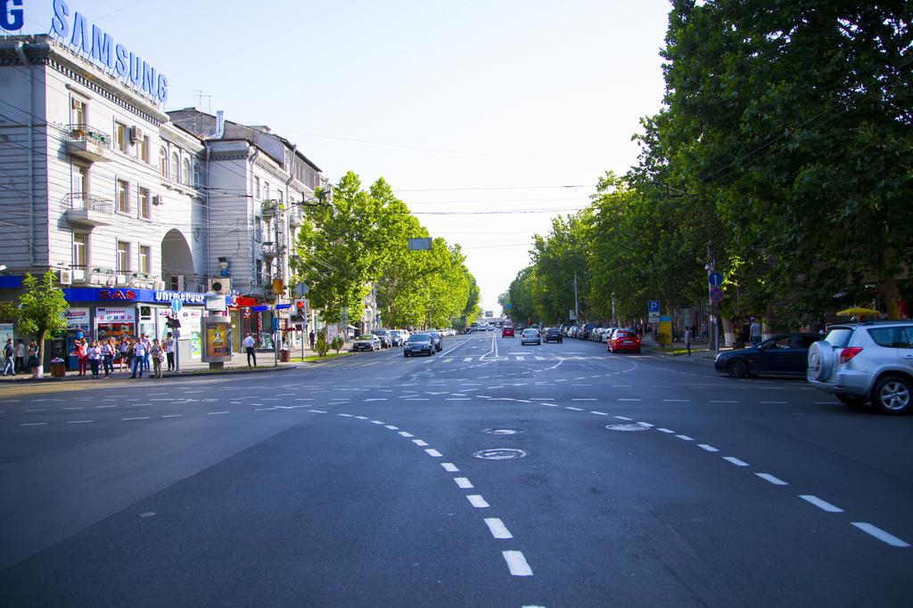 City Centre Apartments By Picnic Erevan Esterno foto