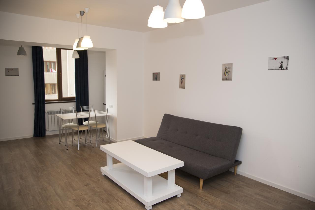 City Centre Apartments By Picnic Erevan Esterno foto